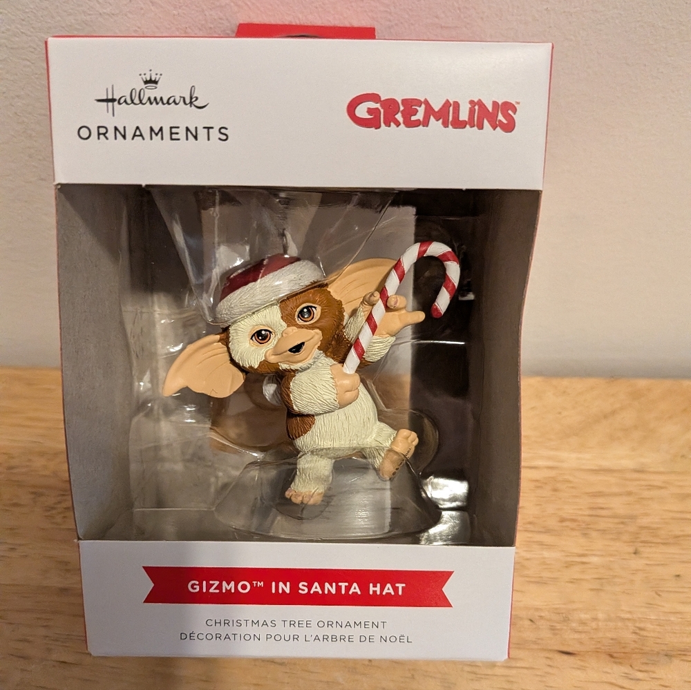 Hallmark Gremlins Gizmo in Santa Hat Ornament